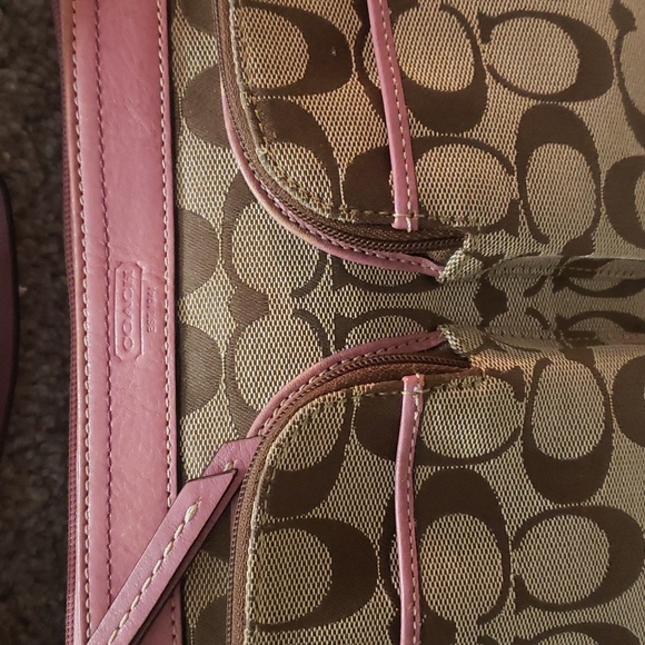 Coach pink lined shoulder bag and wallet set - Picture 2 of 11